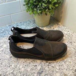 Clarks Cloudsteppers shoes size 7